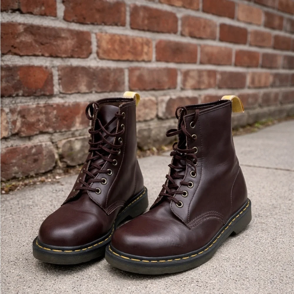 Dr Martens Burgundy Lace-Up Boots burgandy cherry red Crazy Horse men’s size 10